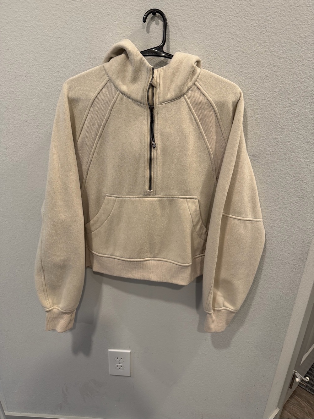 Lululemon Quarter Zip Cream Scuba M/L